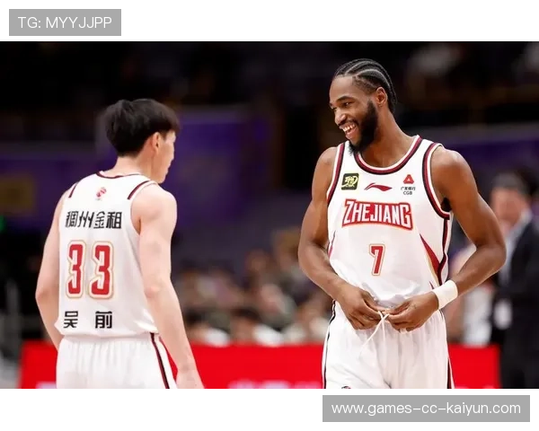 篮球队两主力开练迟到遭罚款 篮球队两主力开练迟到遭罚款