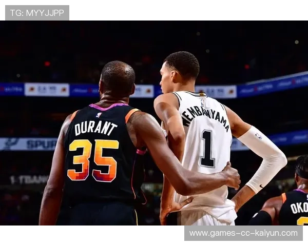 文班亚马精彩封盖,马刺展现铁血防守 文班亚马精彩封盖,马刺展现铁血防守