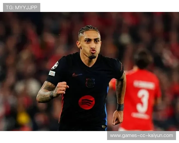 拉菲尼亚补射门前抢点成胜利关键 拉菲尼亚补射门前抢点成胜利关键